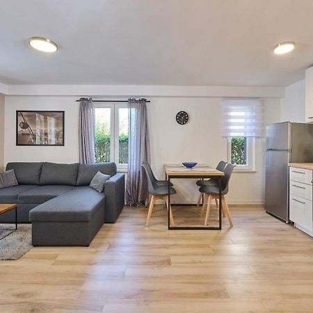 Belvedere Apartments Умаг Экстерьер фото