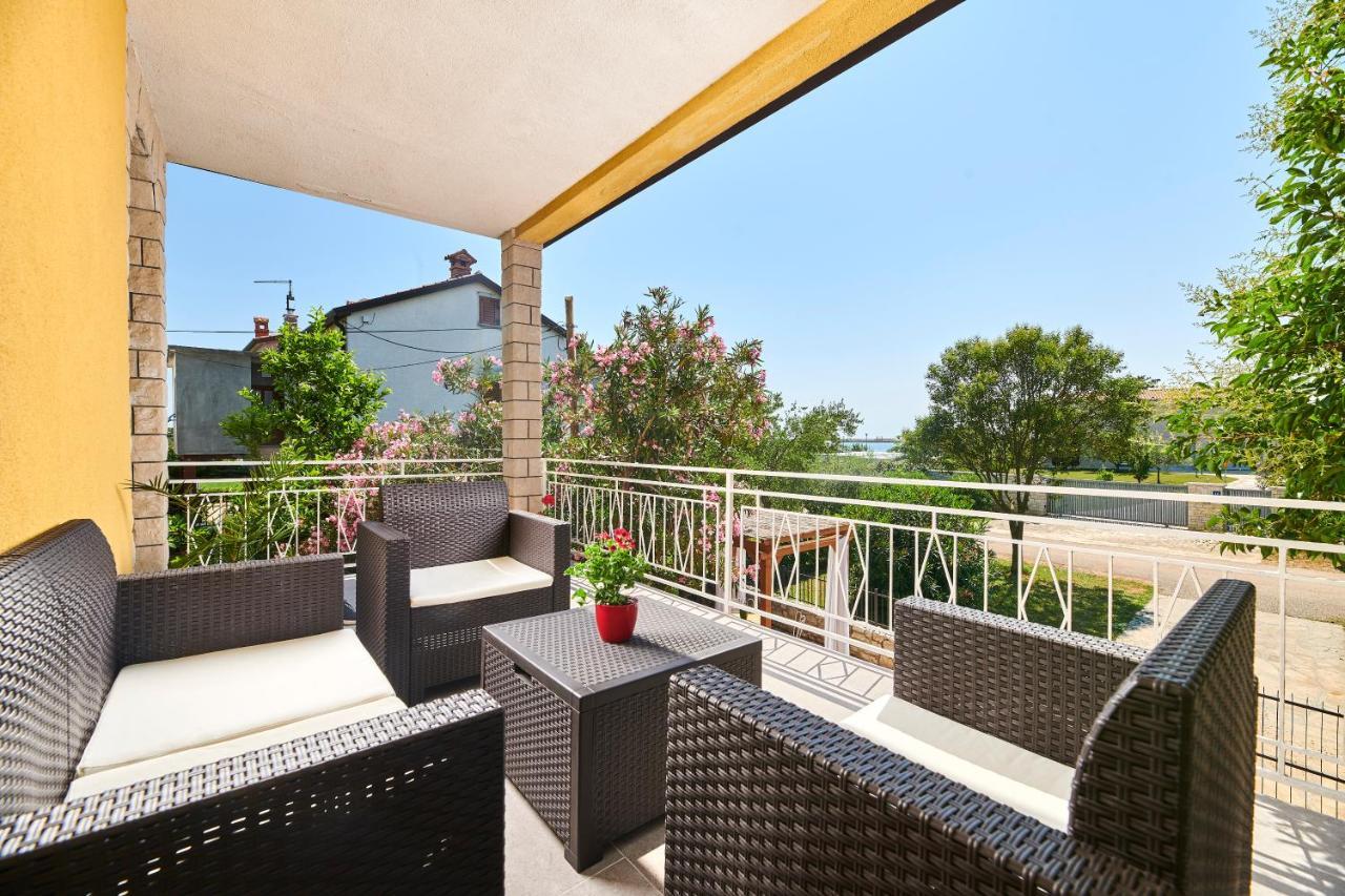 Belvedere Apartments Умаг Экстерьер фото