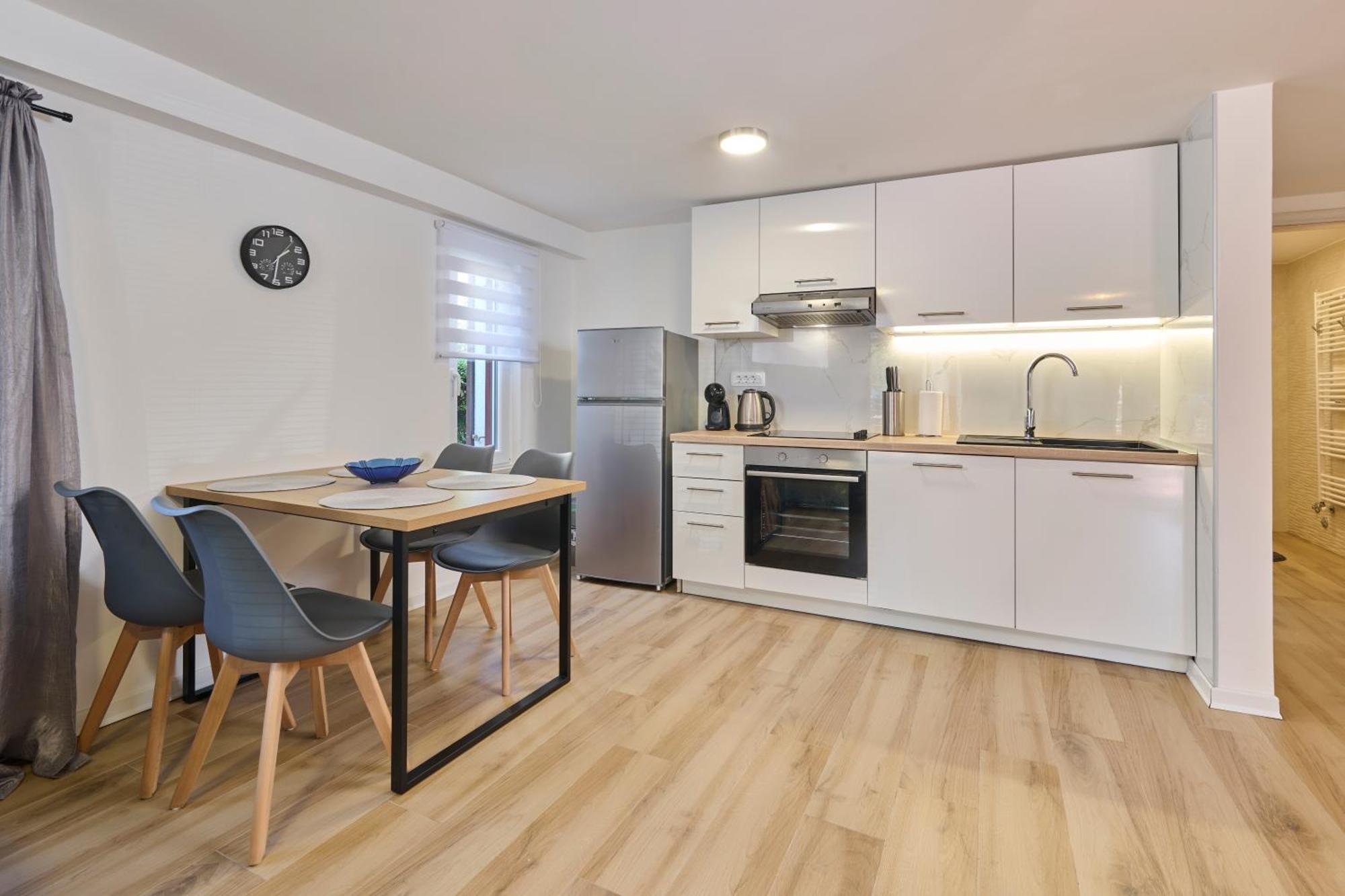 Belvedere Apartments Умаг Экстерьер фото